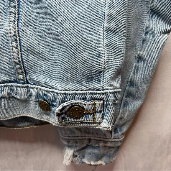 Vintage Lee Riders Denim Jacket Distressed Size Medium - Picture 5 of 15